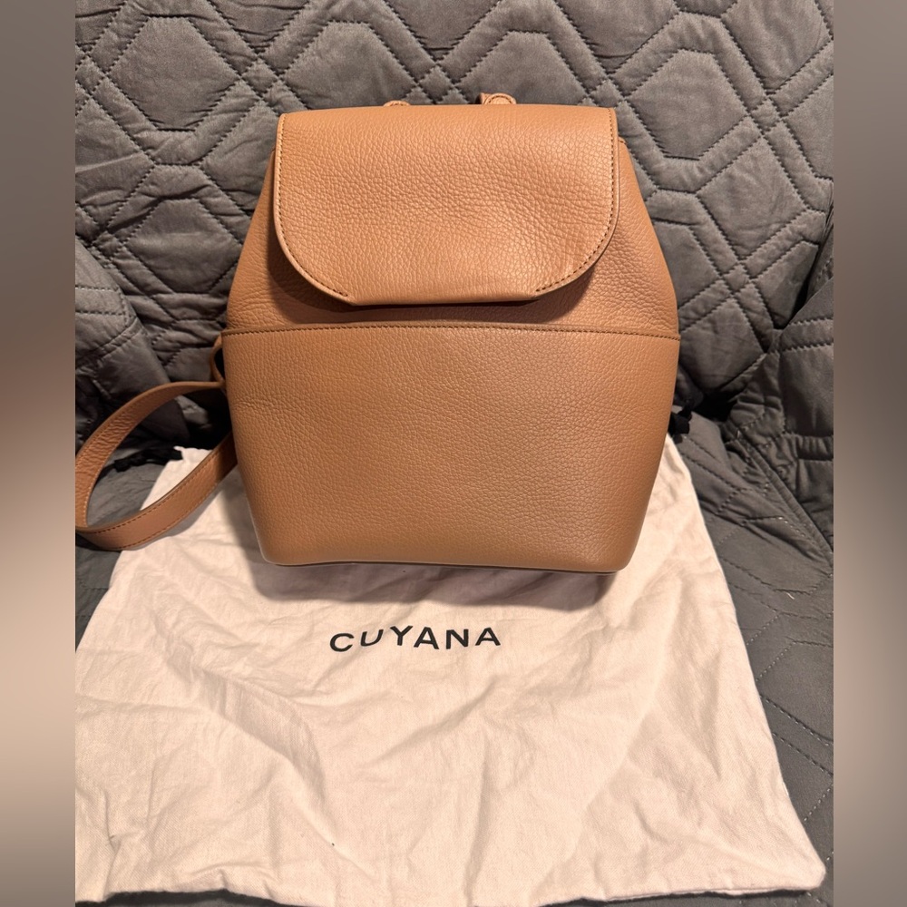 Cuyana Mini Leather Backpack in cappuccino